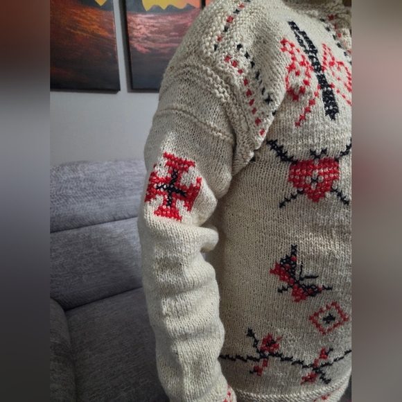 Camisola Poveira – Vintage Portuguese Fisherman Wool Sweater, Handmade - Picture 12 of 16